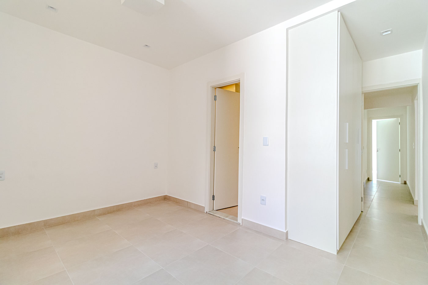 Imagem Apartamento com 3 Quartos à Venda, 133 m²em Copacabana - Rio de Janeiro Imagem Apartamento com 3 Quartos à Venda, 133 m²em Copacabana - Rio de Janeiro
