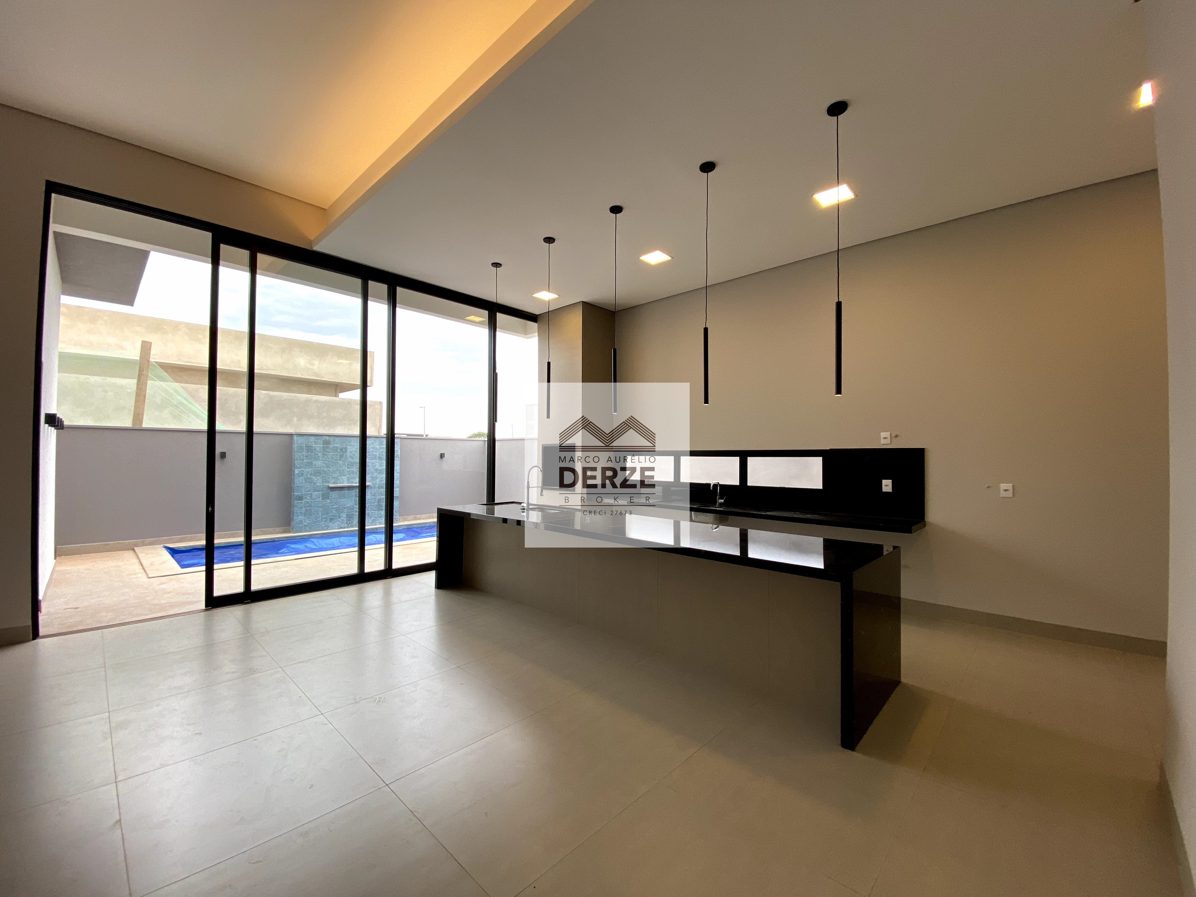 Casa com 3 Quartos à Venda, 252 m²em Jardim Inconfidência - Uberlândia