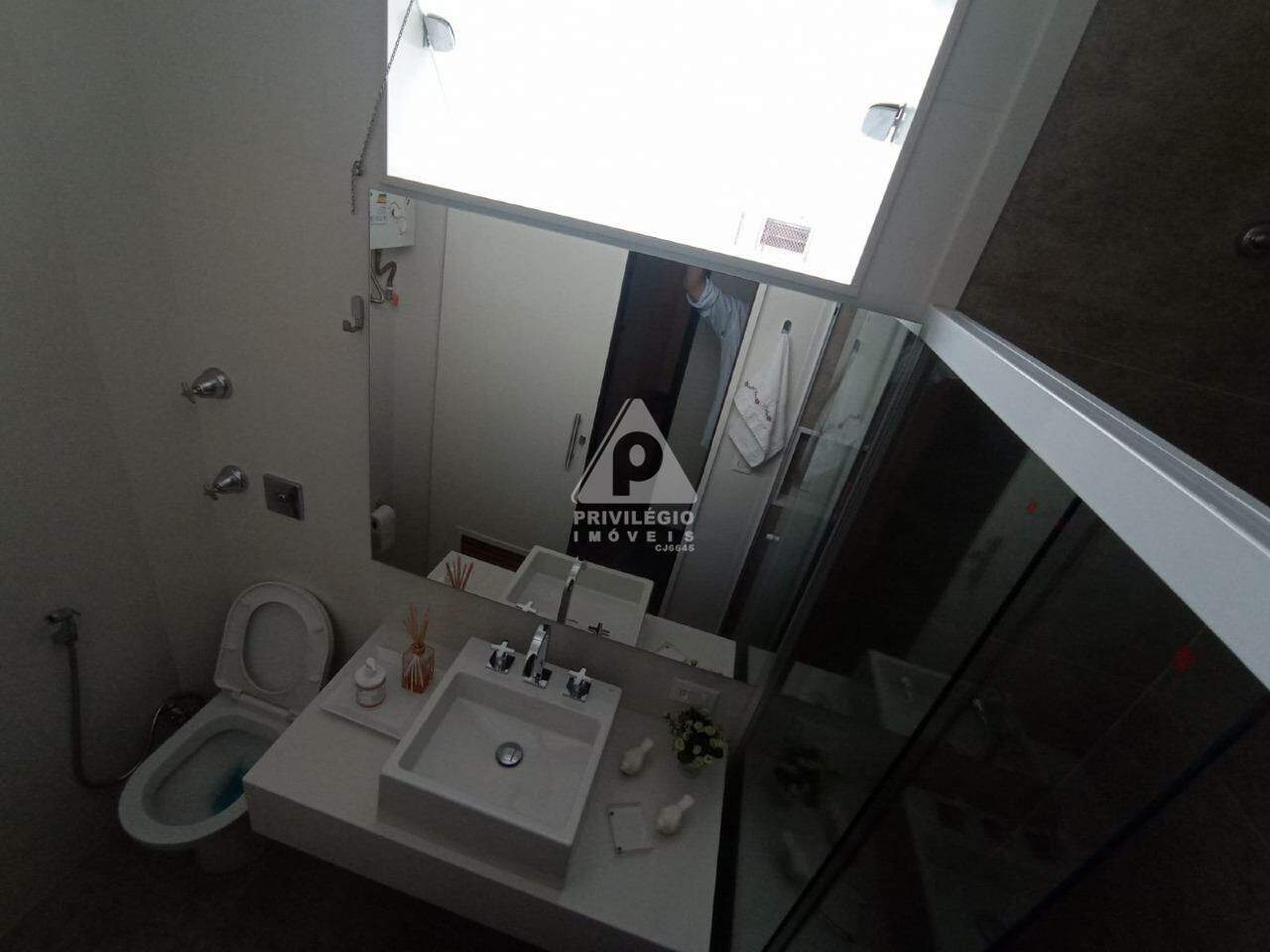Imagem Apartamento com 3 Quartos à Venda, 195 m²em Copacabana - Rio de Janeiro
