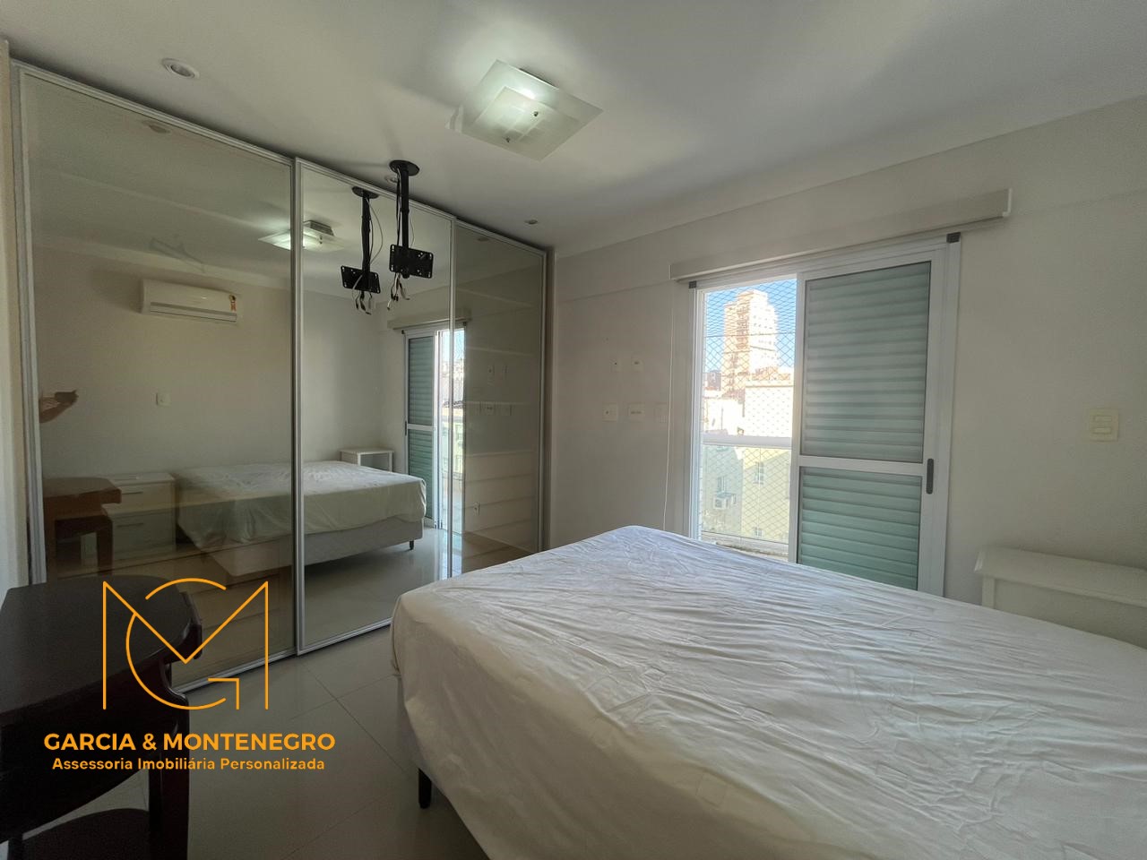 Imagem Apartamento com 3 Quartos para Alugar, 200 m²em Gonzaga - Santos