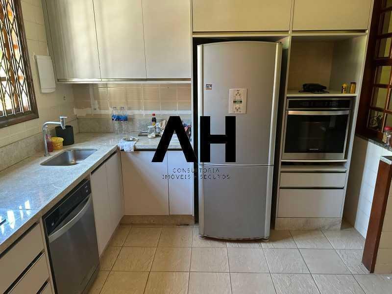 Imagem Casa com 4 Quartos à Venda, em Muriqui - Niterói Imagem Casa com 4 Quartos à Venda, em Muriqui - Niterói