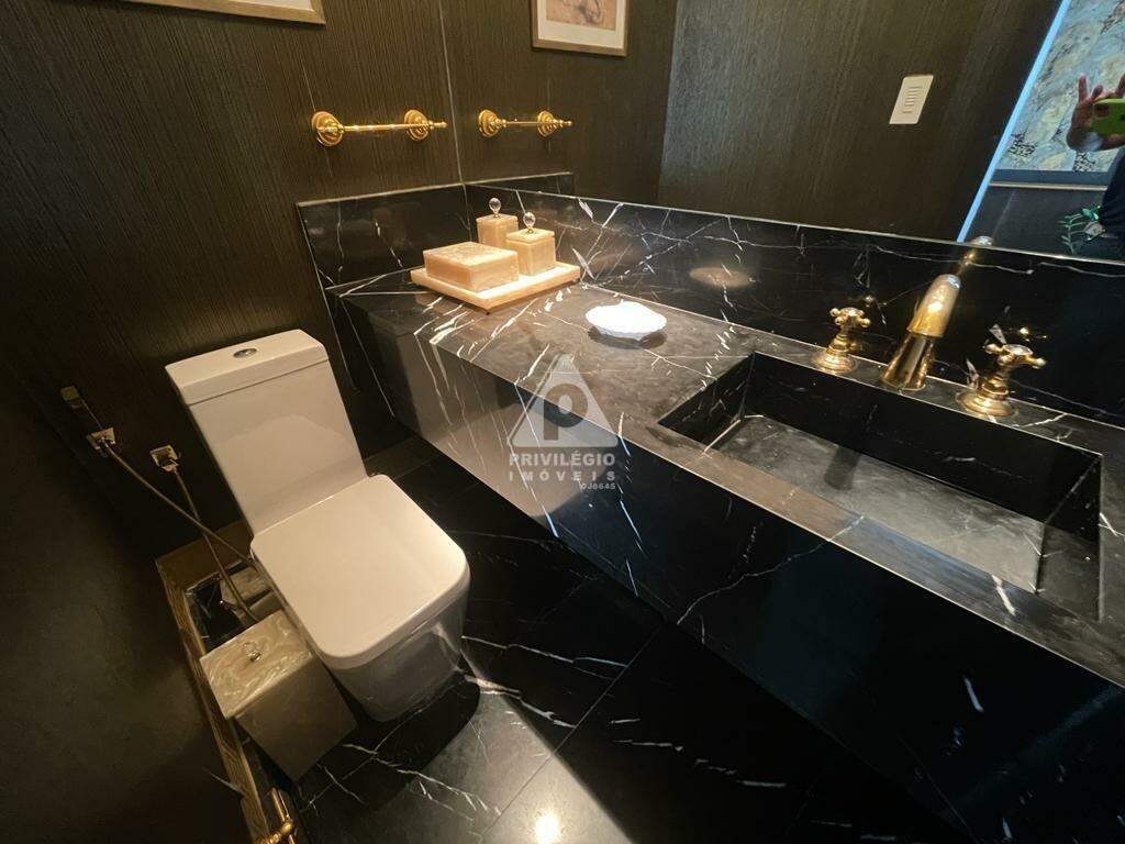 Imagem Cobertura com 6 Quartos à Venda, 558 m²em Copacabana - Rio de Janeiro Imagem Cobertura com 6 Quartos à Venda, 558 m²em Copacabana - Rio de Janeiro