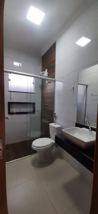 Imagem Casa com 3 Quartos à Venda, 167 m² em Vila Santos Dumont - Ourinhos Imagem Casa com 3 Quartos à Venda, 167 m² em Vila Santos Dumont - Ourinhos