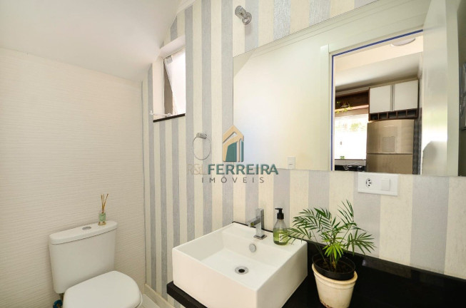 Imagem Sobrado com 3 Quartos à Venda, em Santa Cândida - Curitiba Imagem Sobrado com 3 Quartos à Venda, em Santa Cândida - Curitiba