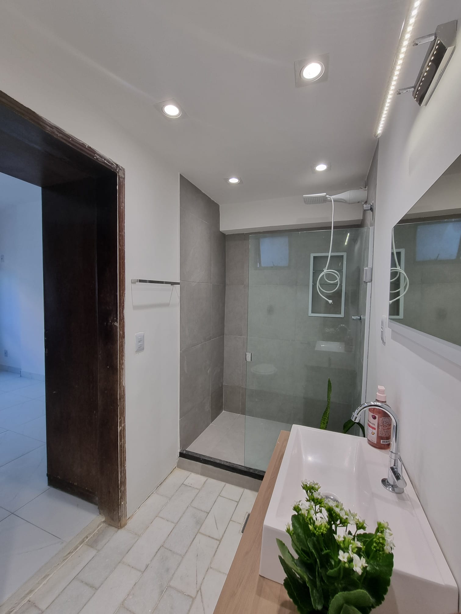 Imagem Apartamento com 3 Quartos à Venda, 115 m²em Costa Azul - Salvador