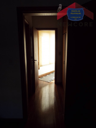 Imagem Casa com 4 Quartos à Venda, 315 m² em Centro - Pelotas