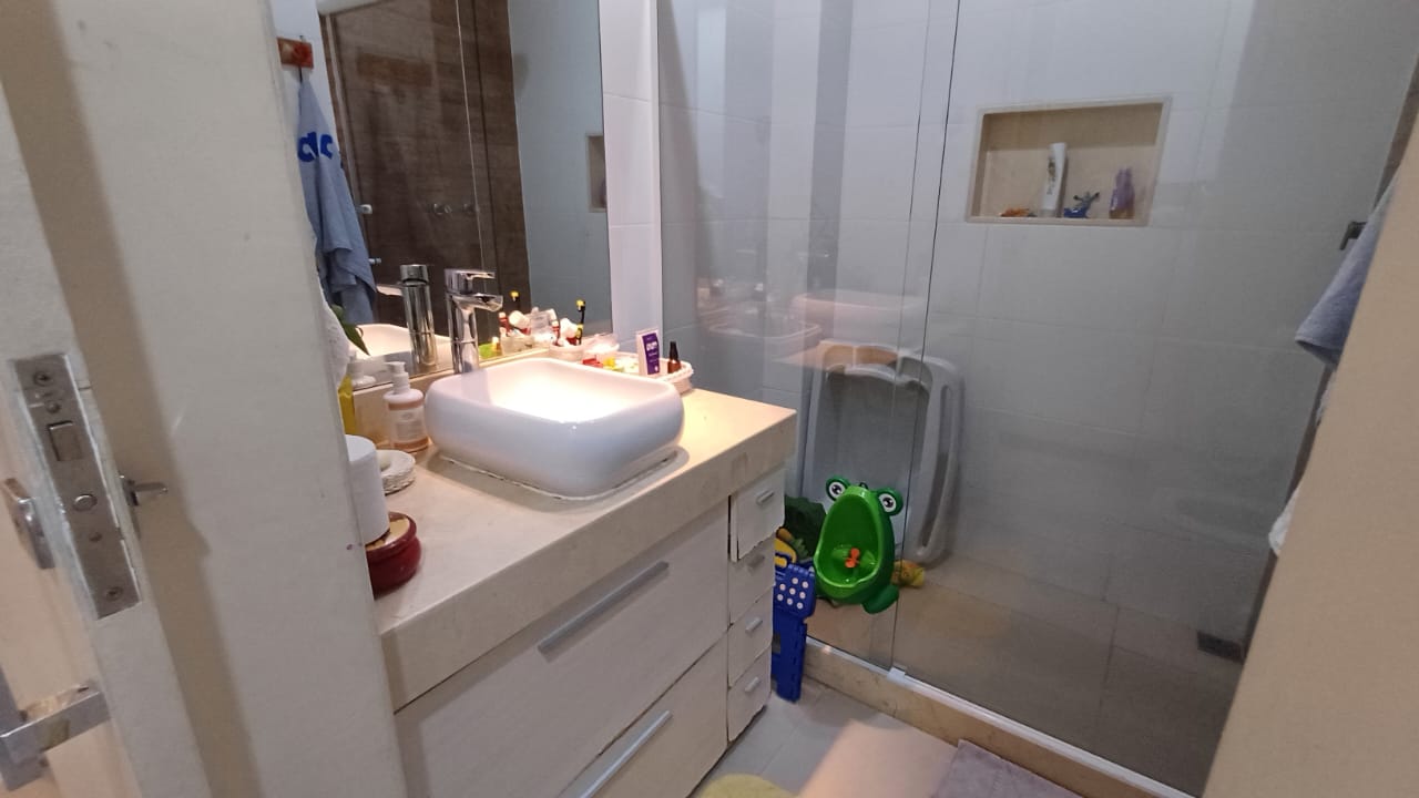 Imagem Apartamento com 2 Quartos à Venda, 85 m²em Copacabana - Rio de Janeiro Imagem Apartamento com 2 Quartos à Venda, 85 m²em Copacabana - Rio de Janeiro