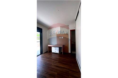 Imagem Casa de Condomínio com 2 Quartos à Venda, 315 m²em Condomínio Residencial Monte Carlo - São José dos Campos Imagem Casa de Condomínio com 2 Quartos à Venda, 315 m²em Condomínio Residencial Monte Carlo - São José dos Campos