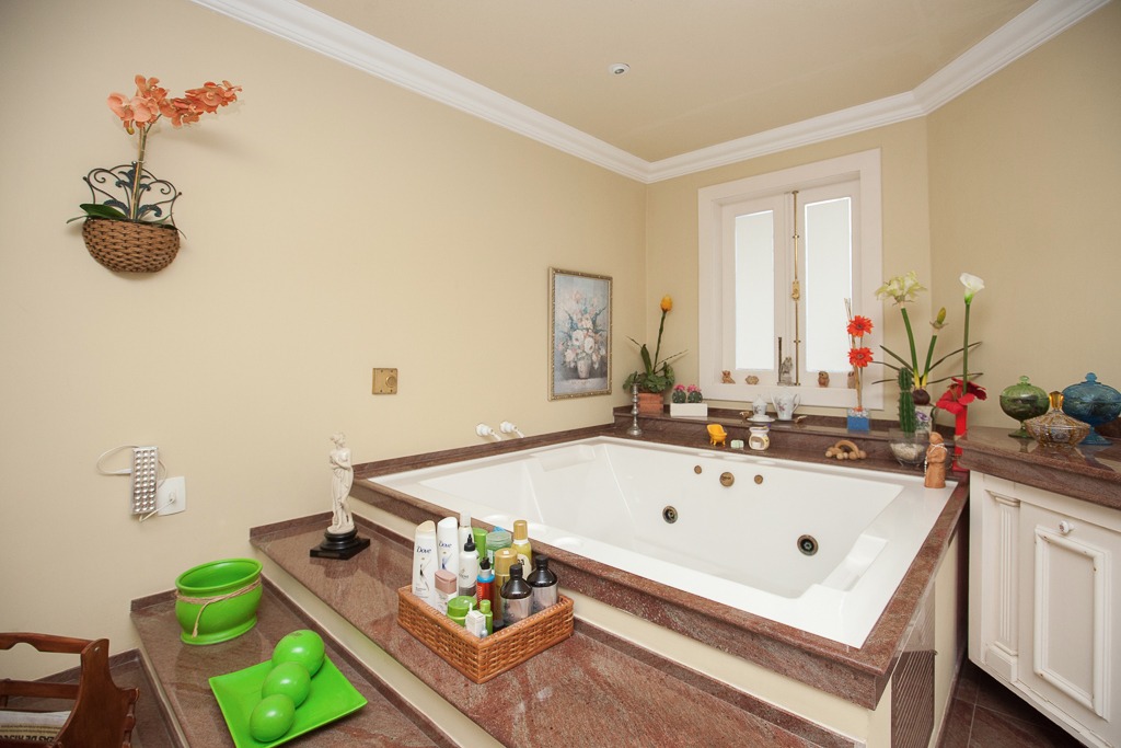 Imagem Casa de Condomínio com 9 Quartos à Venda, 520 m² em Itaipava - Petrópolis Imagem Casa de Condomínio com 9 Quartos à Venda, 520 m² em Itaipava - Petrópolis