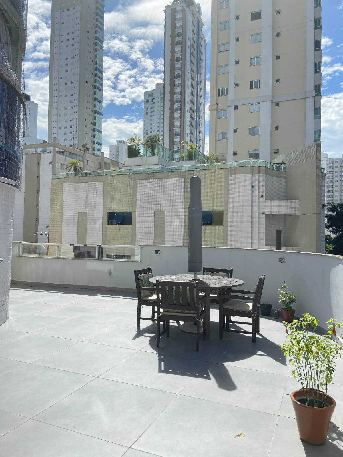 Imagem Edifício Residencial com 3 Quartos à Venda, 225 m²em Centro - Balneário Camboriú