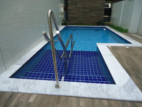 Apartamento com 2 Quartos à Venda ou Locação,  em Torre - Recife