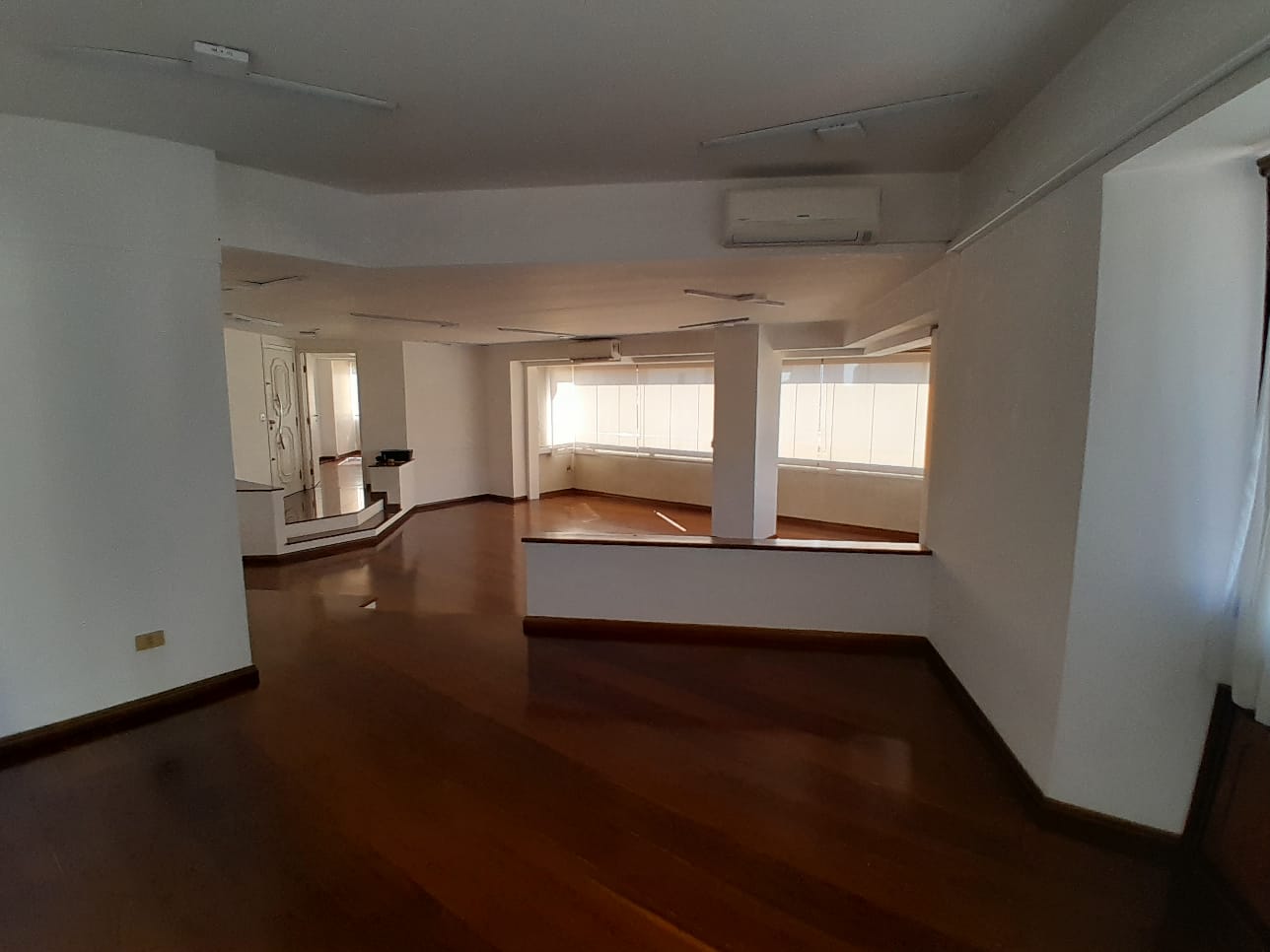 Imagem Apartamento com 3 Quartos à Venda ou Locação, 245 m² em Aclimação - São Paulo