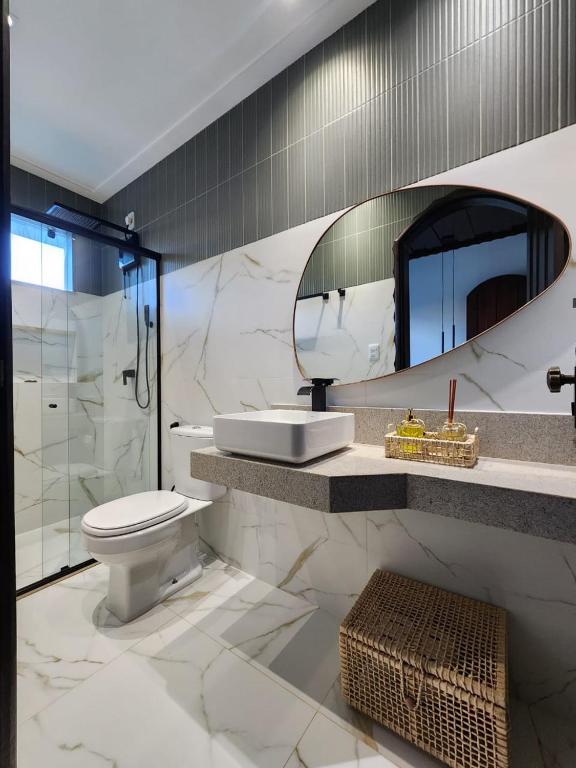 Imagem Casa de Condomínio com 6 Quartos para Temporada, 600 m² em Curió-Utinga - Belém Imagem Casa de Condomínio com 6 Quartos para Temporada, 600 m² em Curió-Utinga - Belém