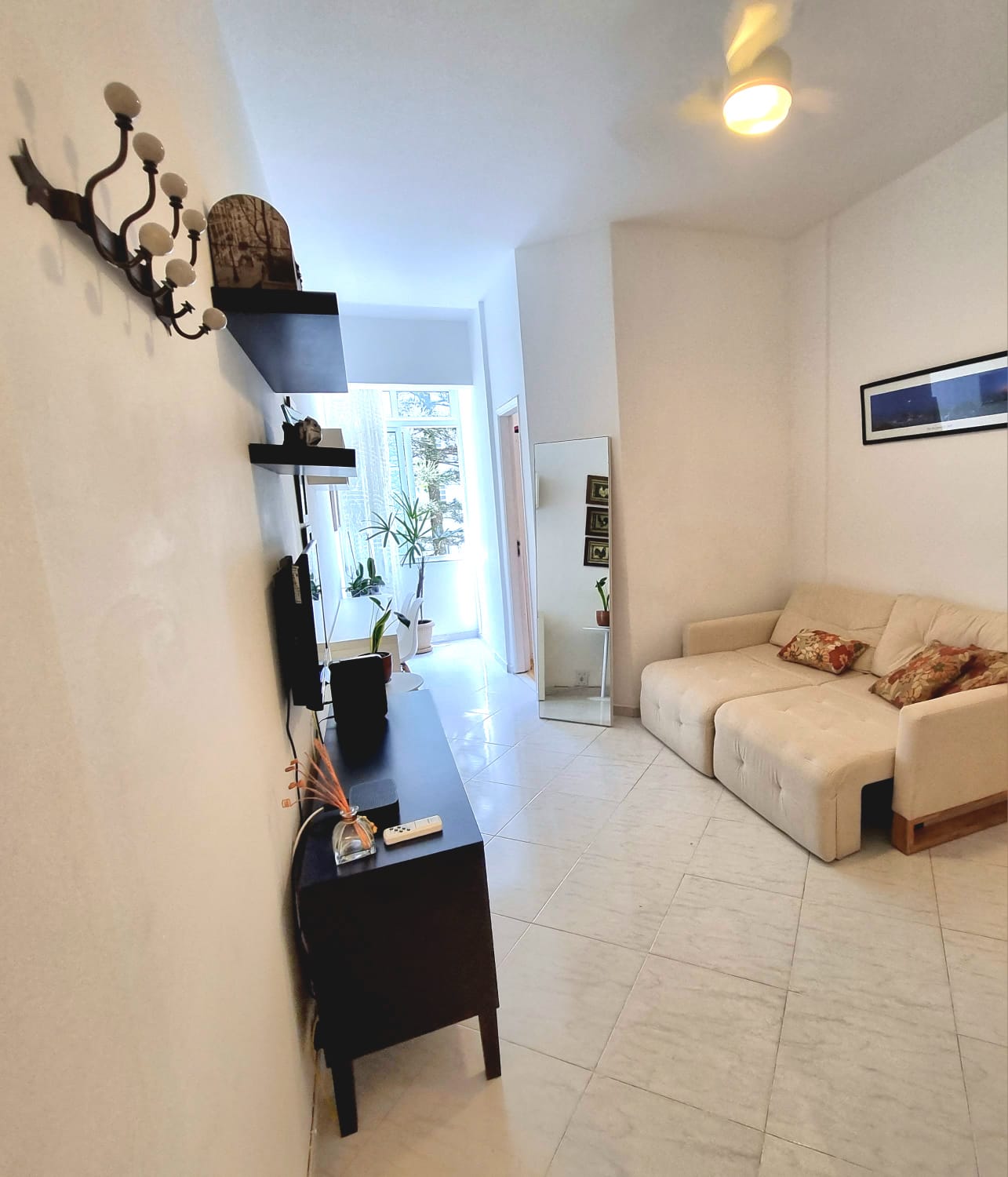 Imagem Apartamento com 2 Quartos à Venda, 65 m²em Leblon - Rio de Janeiro Imagem Apartamento com 2 Quartos à Venda, 65 m²em Leblon - Rio de Janeiro
