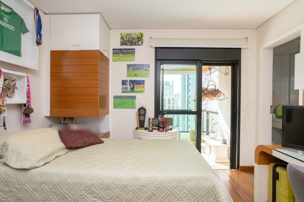 Imagem Apartamento com 4 Quartos à Venda, 235 m²em Aclimação - São Paulo