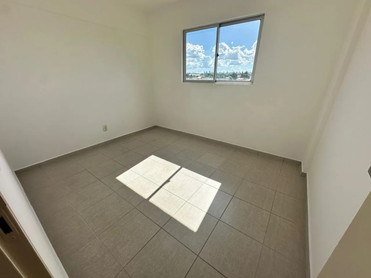 Imagem Apartamento com 3 Quartos à Venda, 68 m²em Parque Flamboyant - Goiânia