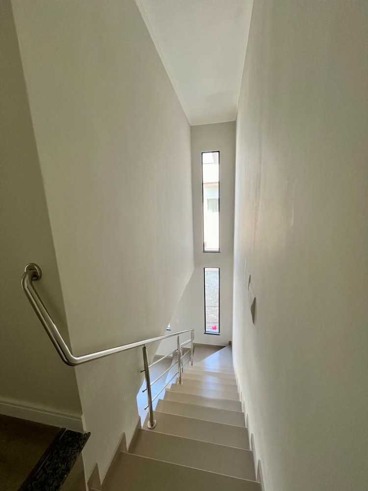 Imagem Sobrado com 3 Quartos à Venda, 116 m²em Bom Retiro - Joinville