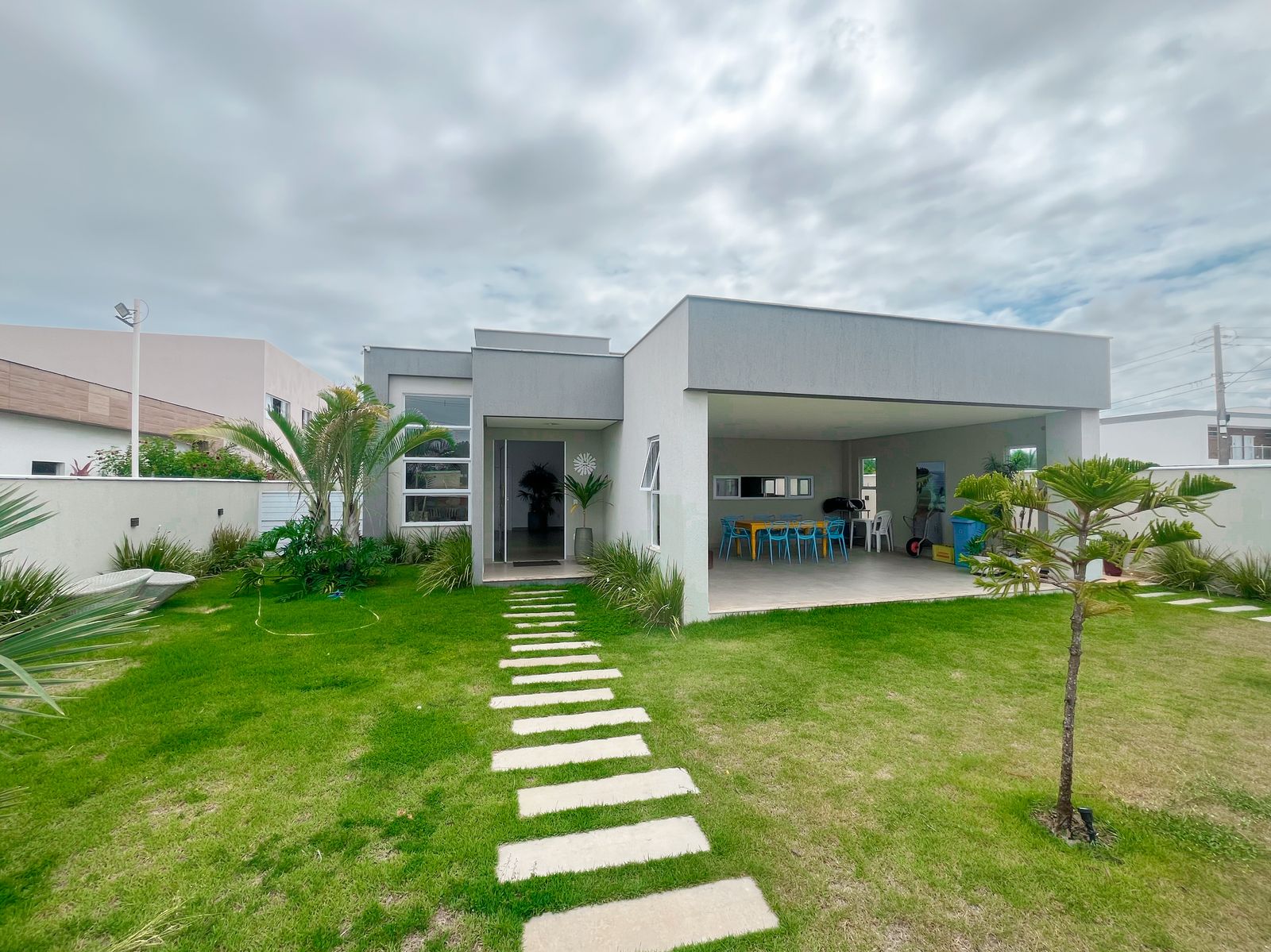 Imagem Casa de Condomínio com 4 Quartos à Venda, 398 m² em Vale do Landirana (Abrantes) - Camaçari Imagem Casa de Condomínio com 4 Quartos à Venda, 398 m² em Vale do Landirana (Abrantes) - Camaçari