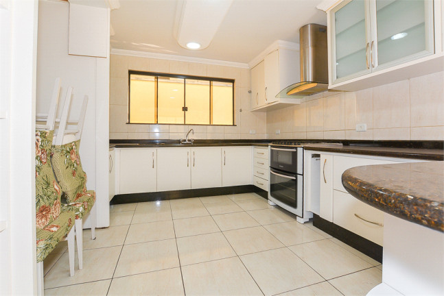 Imagem Casa com 3 Quartos à Venda, 271 m² em Jardim das Américas - Curitiba Imagem Casa com 3 Quartos à Venda, 271 m² em Jardim das Américas - Curitiba