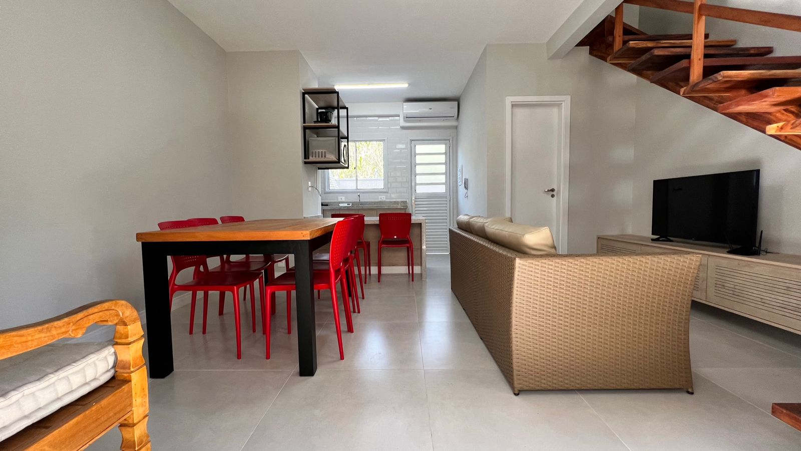 Imagem Casa de Condomínio com 2 Quartos para Alugar, 81 m²em São Lourenço - Bertioga Imagem Casa de Condomínio com 2 Quartos para Alugar, 81 m²em São Lourenço - Bertioga