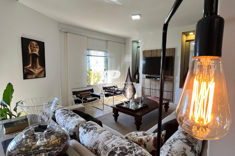Imagem Casa com 3 Quartos à Venda, 147 m²em Oficinas - Ponta Grossa Imagem Casa com 3 Quartos à Venda, 147 m²em Oficinas - Ponta Grossa