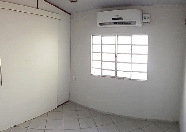 Imagem Casa com 6 Quartos à Venda, 220 m² em Curió-Utinga - Belém Imagem Casa com 6 Quartos à Venda, 220 m² em Curió-Utinga - Belém