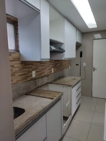 Imagem Apartamento com 3 Quartos à Venda, 70 m²em Torre - Recife