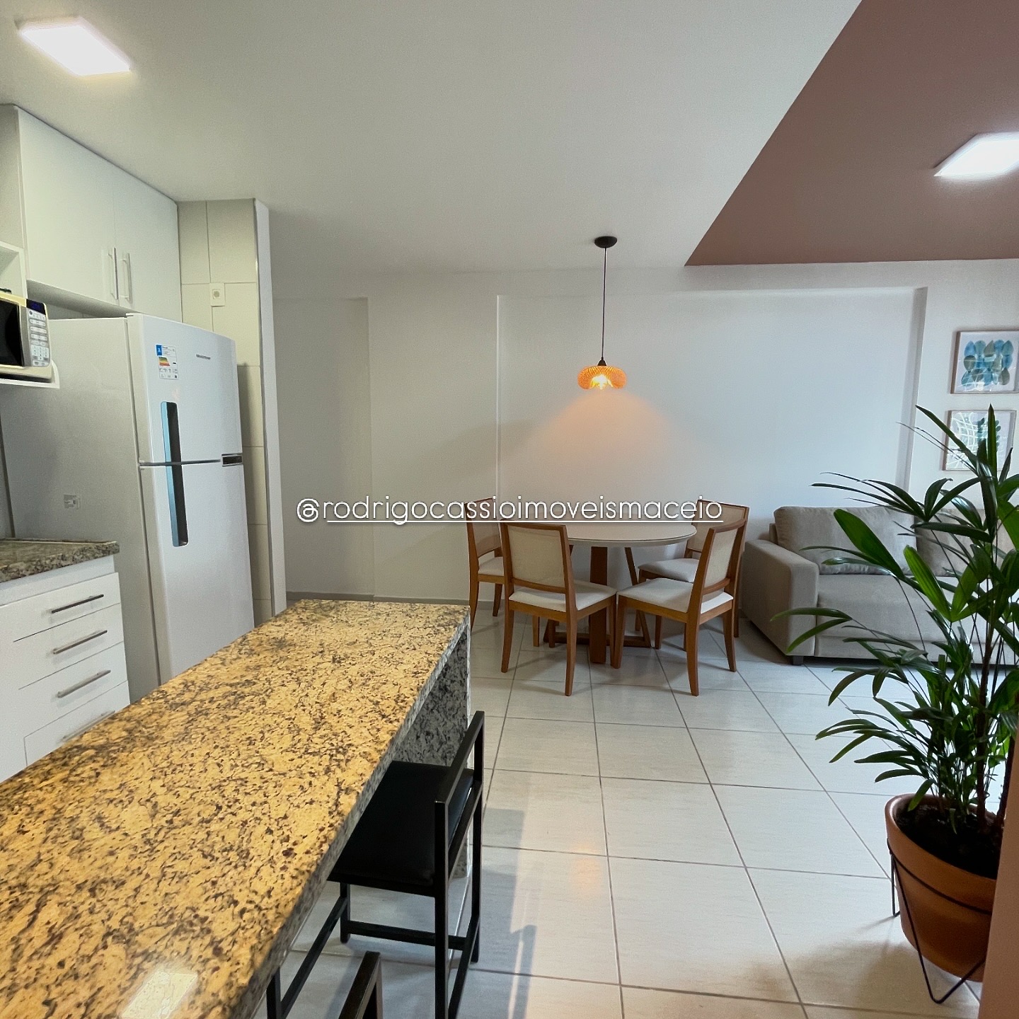 Imagem Apartamento com 1 Quarto para Alugar, 55 m² em Ponta Verde - Maceió Imagem Apartamento com 1 Quarto para Alugar, 55 m² em Ponta Verde - Maceió