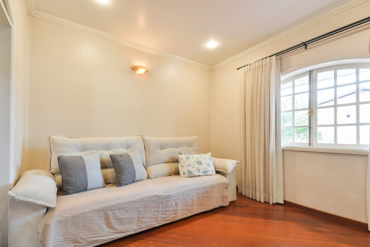 Imagem Casa com 4 Quartos à Venda, 450 m²em Caxingui - São Paulo