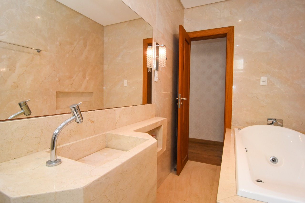 Imagem Casa com 4 Quartos à Venda, 345 m²em Ponta das Canas - Florianópolis