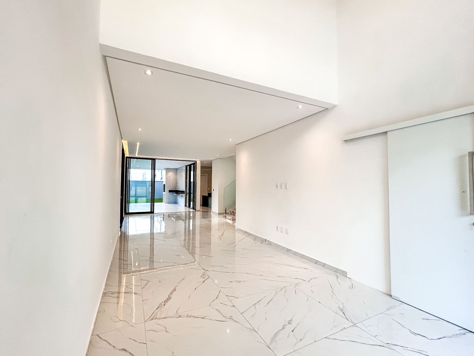 Imagem Casa de Condomínio com 5 Quartos à Venda, 252 m² em Cidade Alpha - Eusébio Imagem Casa de Condomínio com 5 Quartos à Venda, 252 m² em Cidade Alpha - Eusébio