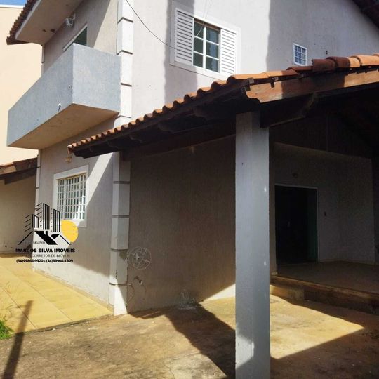 Imagem Sobrado com 3 Quartos à Venda, 260 m²em Tubalina - Uberlândia