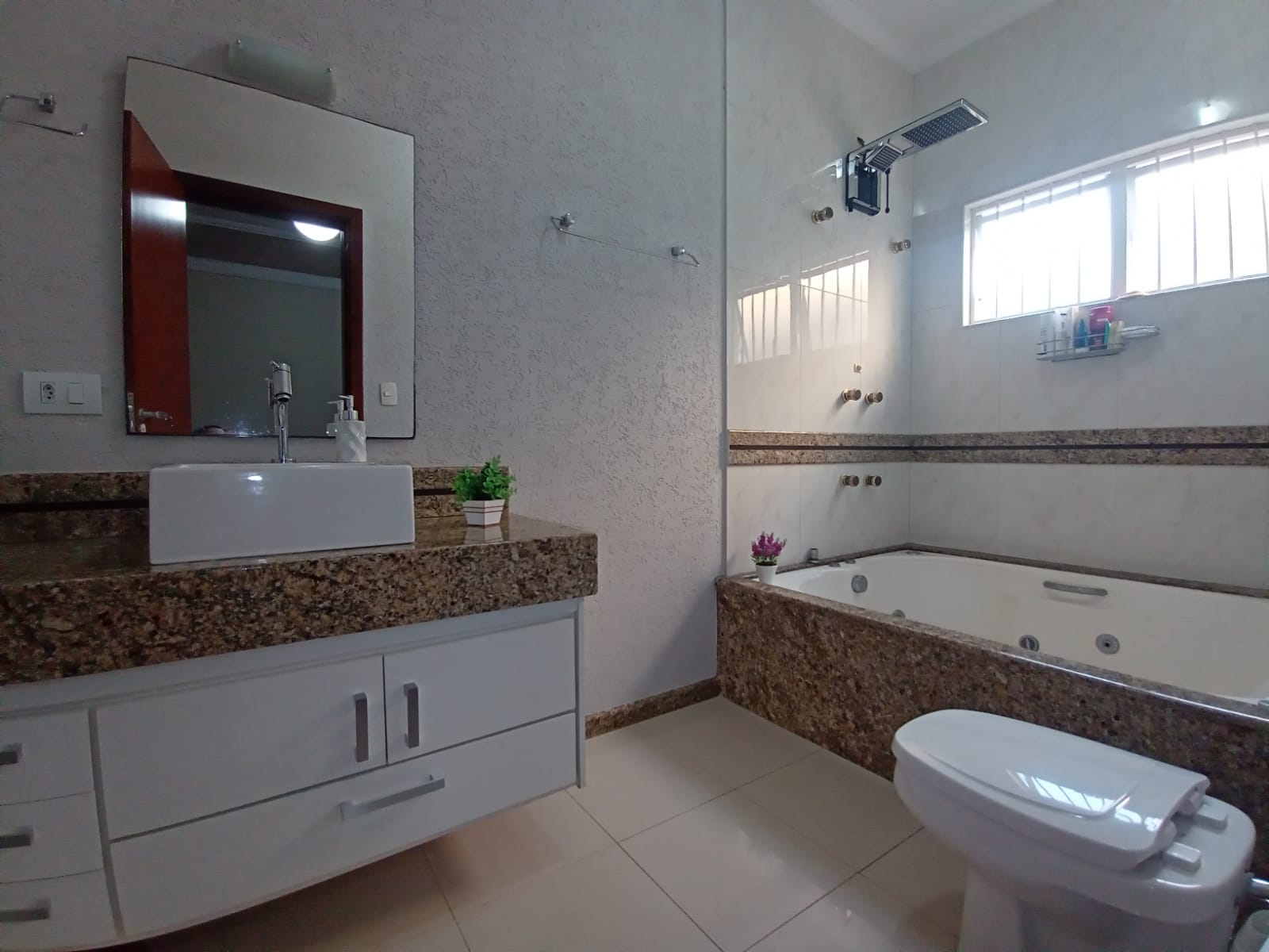 Imagem Casa com 3 Quartos para Alugar, 189 m²em Jardim América - Mogi Mirim