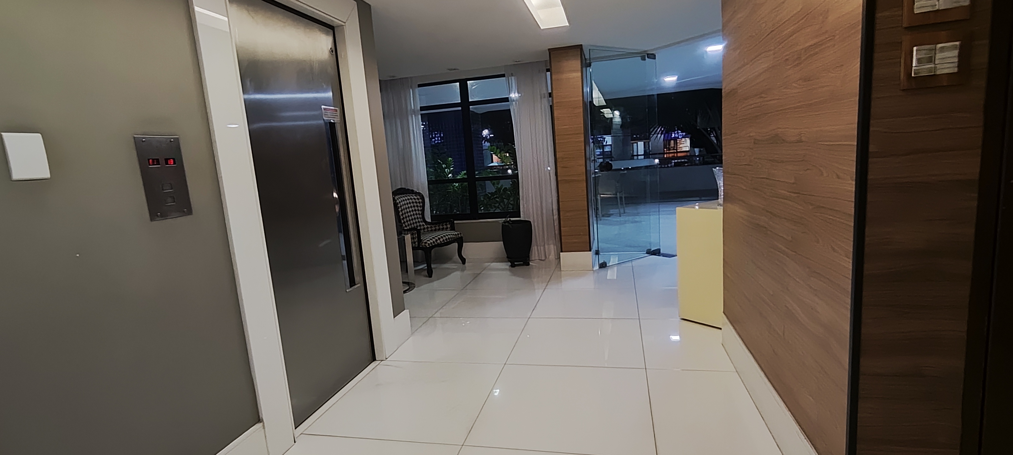 Imagem Apartamento com 2 Quartos à Venda, 70 m² em Candeal - Salvador