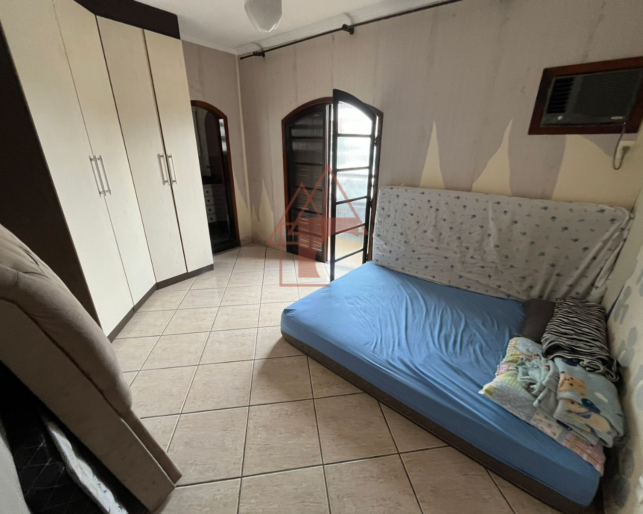 Imagem Sobrado com 4 Quartos à Venda, 162 m² em Vila Ponte Nova - Cubatão