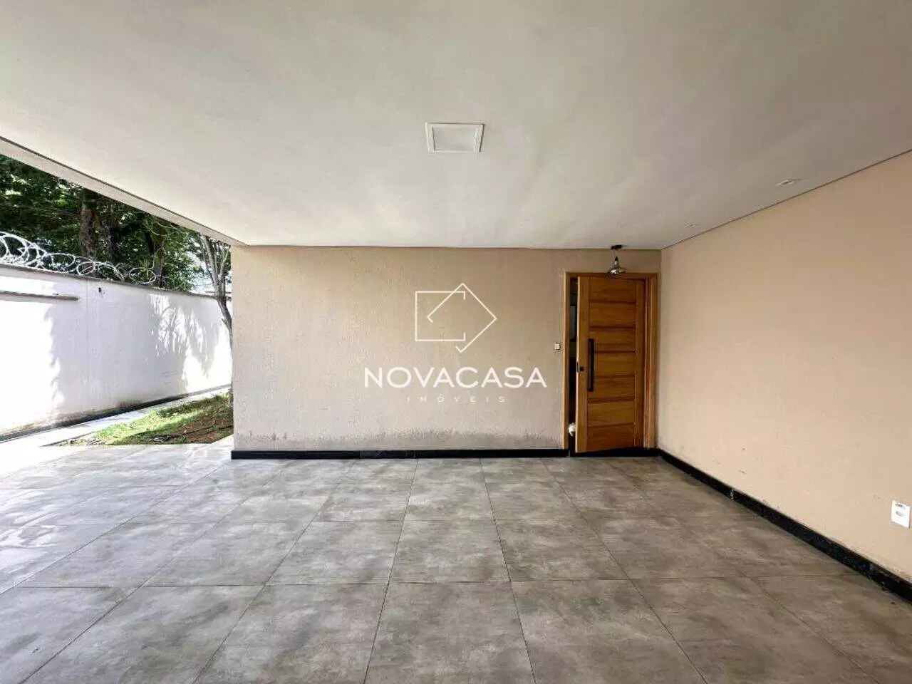 Imagem Casa com 5 Quartos à Venda, 250 m² em Rio Branco - Belo Horizonte Imagem Casa com 5 Quartos à Venda, 250 m² em Rio Branco - Belo Horizonte