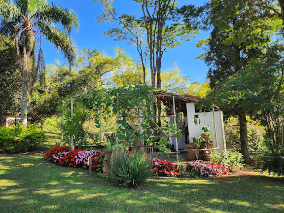 Imagem Chácara com 8 Quartos à Venda,  em Jardim Santa Vitória (Canguera) - São Roque