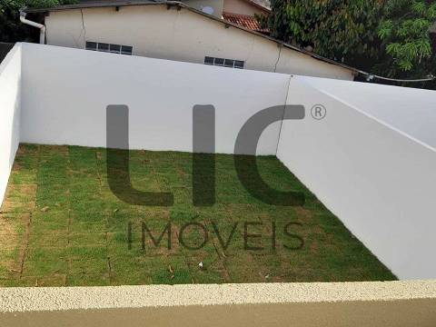 Imagem Casa com 3 Quartos à Venda, 176 m²em Jardim Mirabel - Goiânia