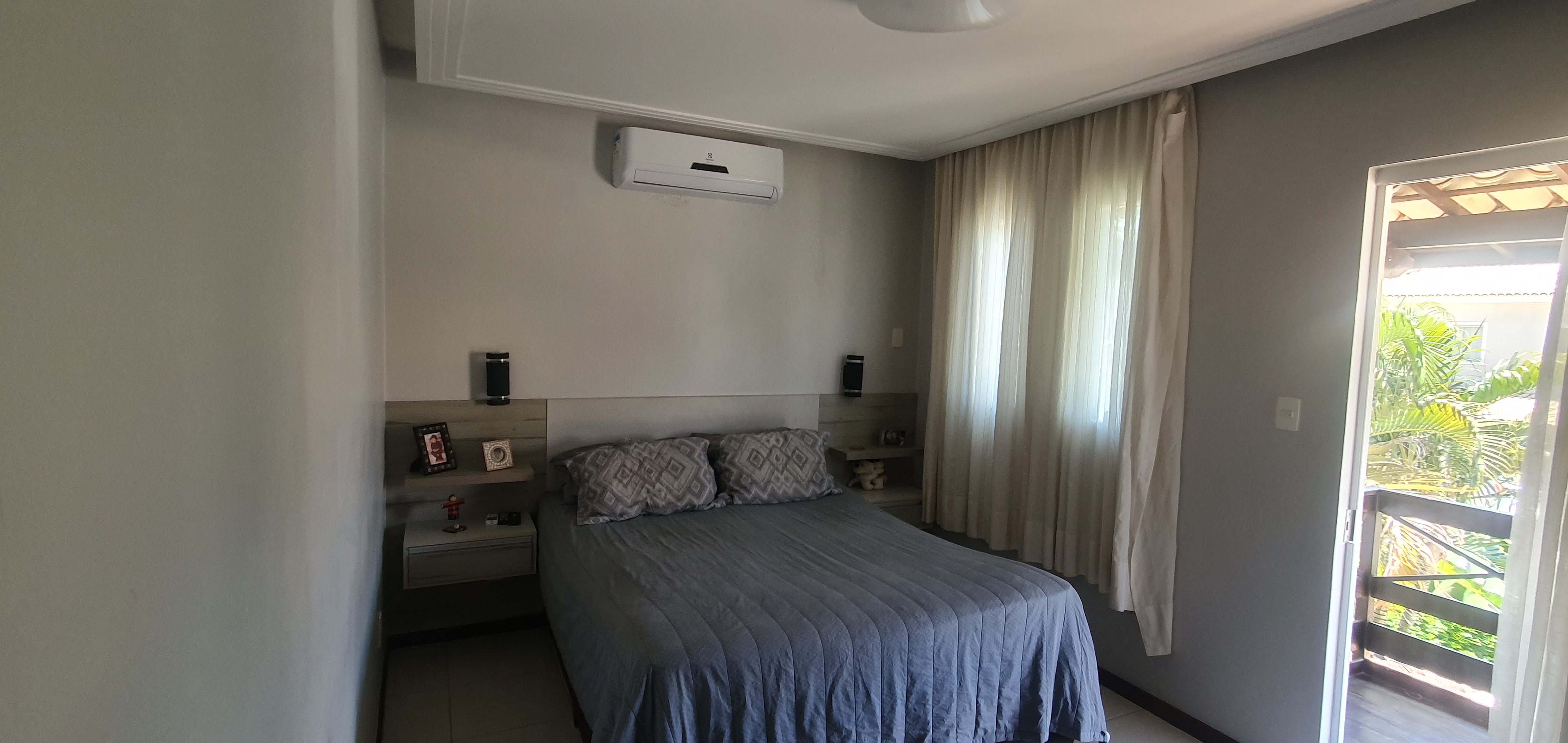 Imagem Casa de Condomínio com 5 Quartos à Venda, 300 m²em Buraquinho - Lauro de Freitas Imagem Casa de Condomínio com 5 Quartos à Venda, 300 m²em Buraquinho - Lauro de Freitas