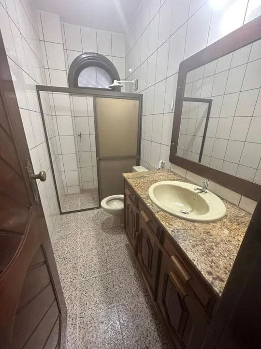 Imagem Casa com 4 Quartos para Alugar, 145 m²em Nazaré - Belém