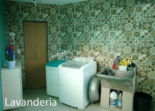 Imagem Sobrado com 4 Quartos à Venda, 220 m² em Vila Scarpelli - Santo André