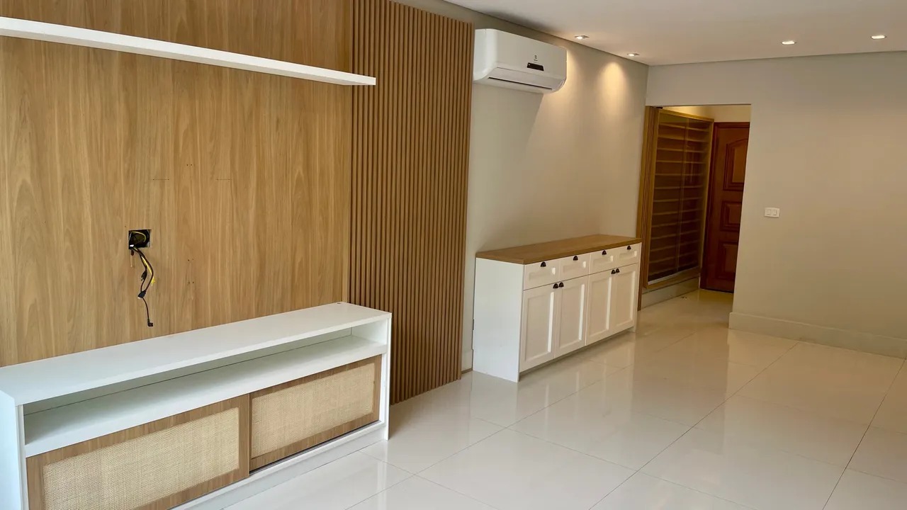 Imagem Apartamento com 3 Quartos à Venda, 114 m²em Laranjeiras - Rio de Janeiro