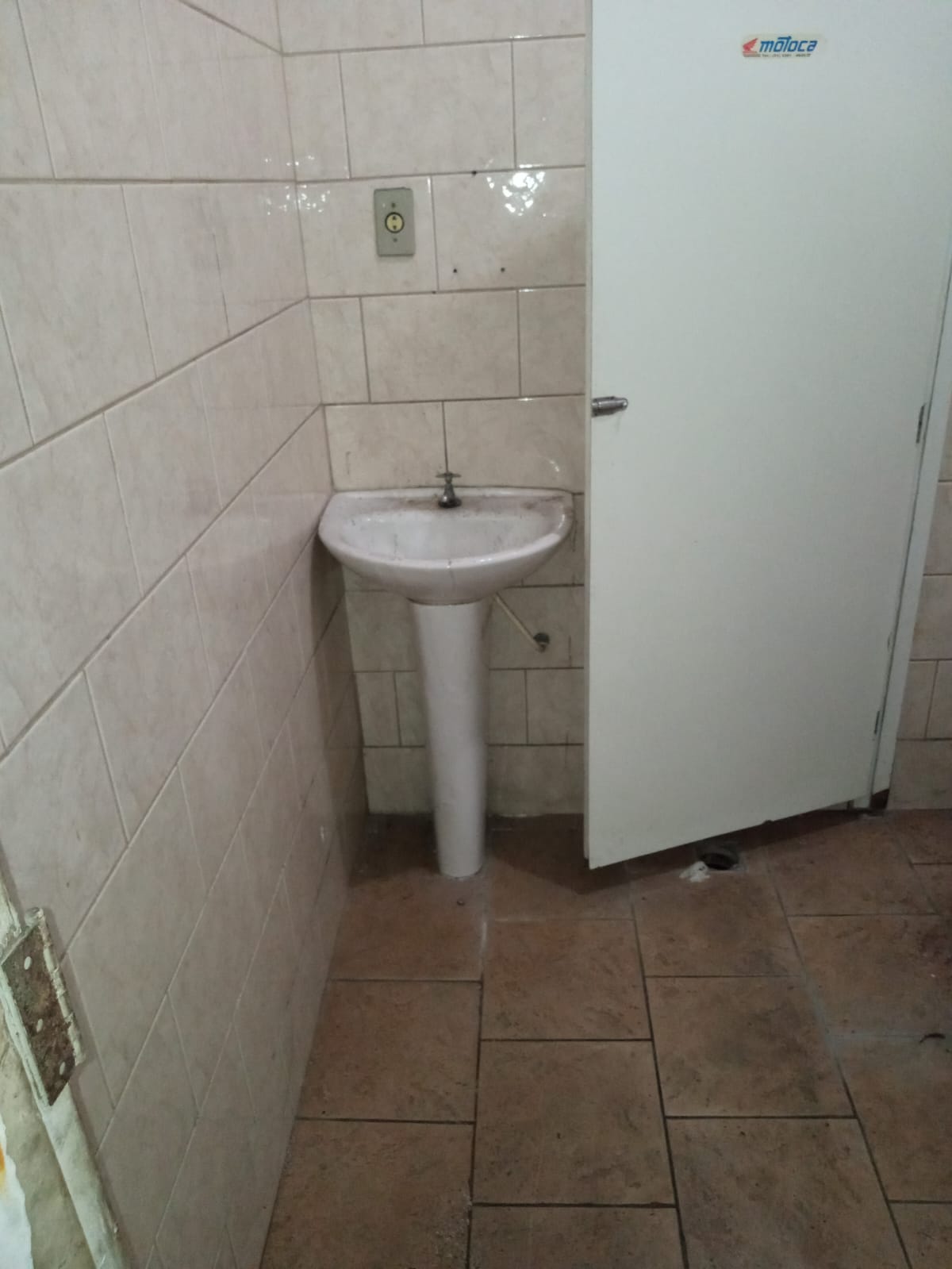 Imagem Galpão à Venda ou Locação, 588 m²em Vila Isabel - Rio de Janeiro Imagem Galpão à Venda ou Locação, 588 m²em Vila Isabel - Rio de Janeiro