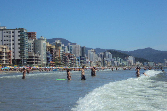 Imagem Apartamento com 2 Quartos para Temporada,  em Meia Praia - Itapema