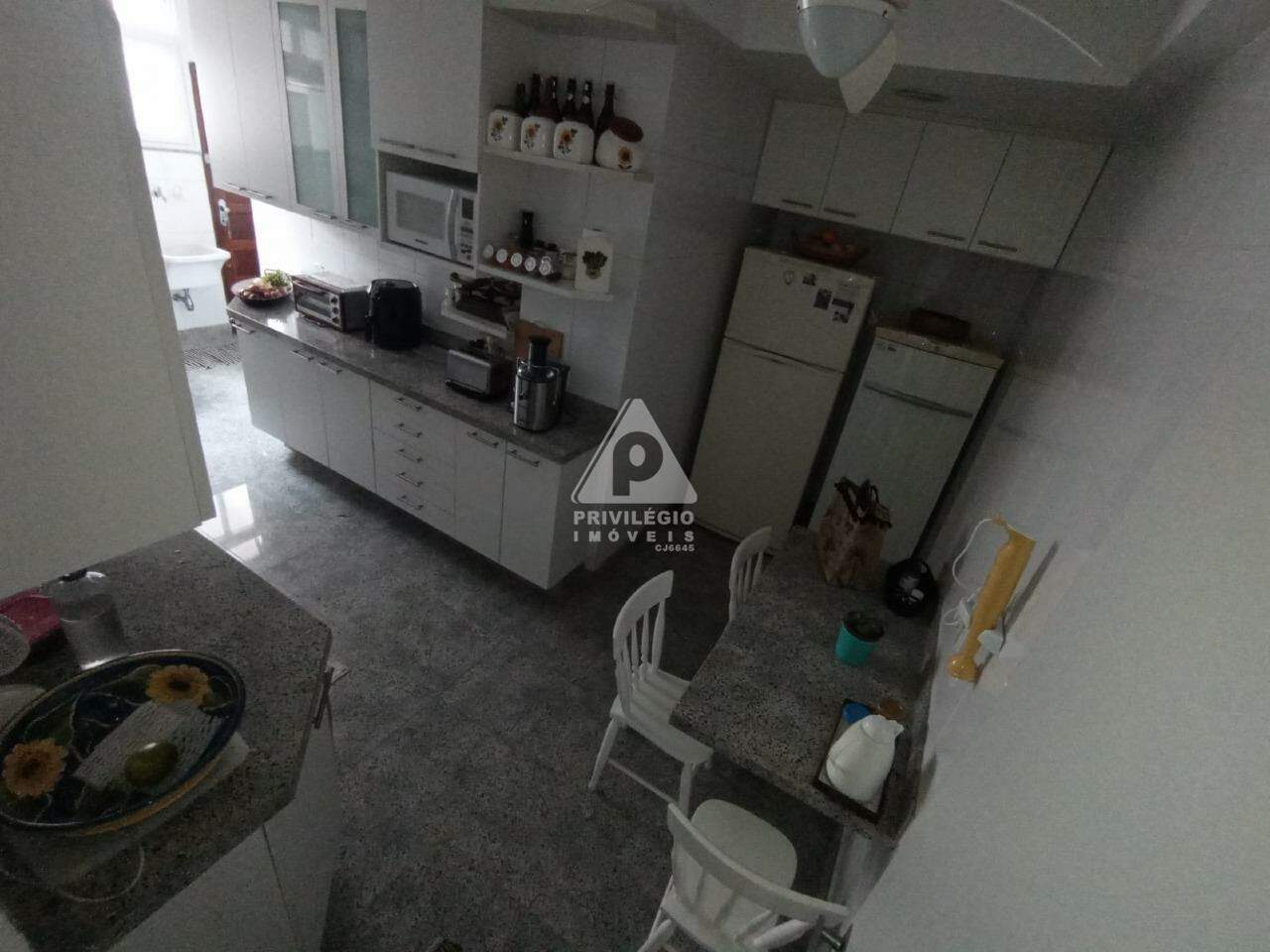 Imagem Apartamento com 3 Quartos à Venda, 195 m²em Copacabana - Rio de Janeiro