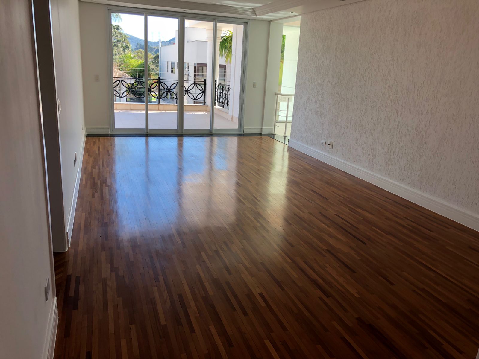 Imagem Casa de Condomínio com 5 Quartos à Venda ou Locação, 662 m²em Tamboré - Santana de Parnaíba Imagem Casa de Condomínio com 5 Quartos à Venda ou Locação, 662 m²em Tamboré - Santana de Parnaíba