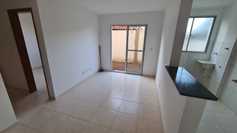 Imagem Apartamento com 2 Quartos à Venda,  em Santana - Cariacica