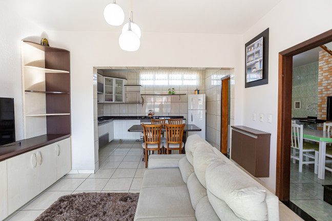 Imagem Casa com 3 Quartos à Venda, em Sítio Cercado - Curitiba Imagem Casa com 3 Quartos à Venda, em Sítio Cercado - Curitiba