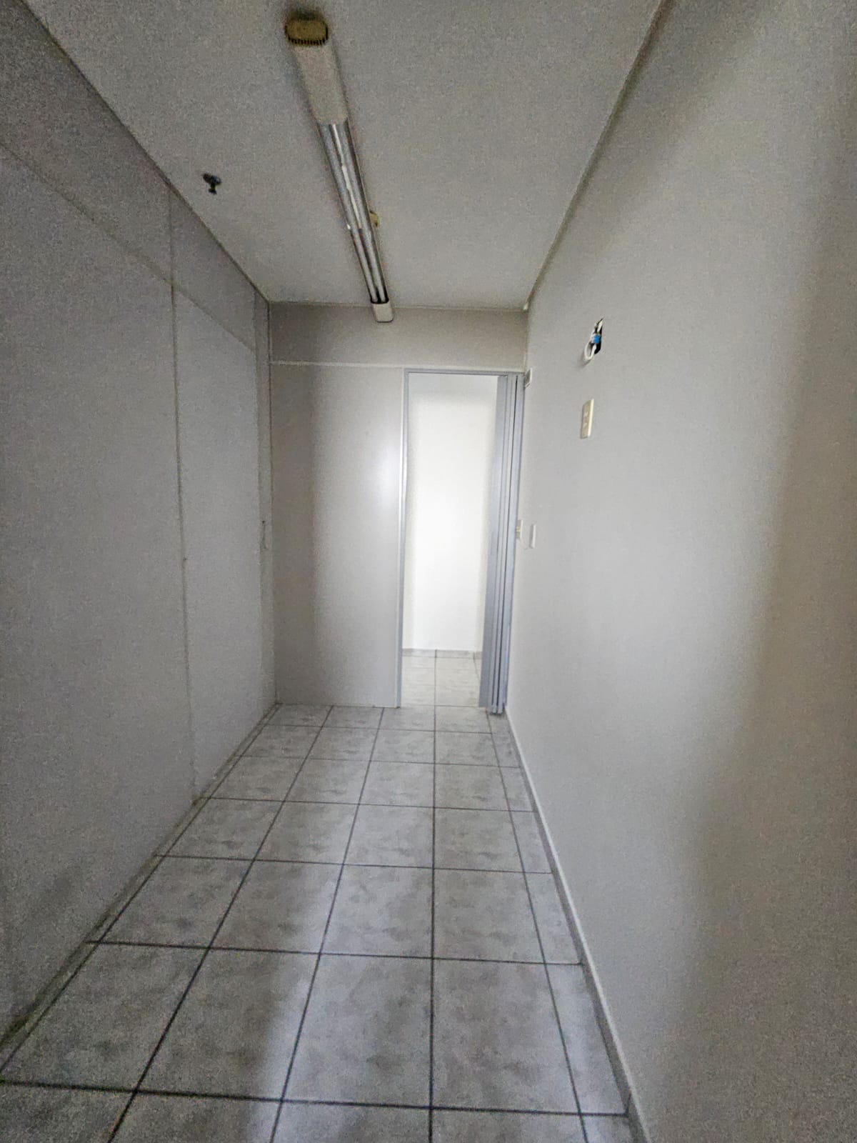 Imagem Sala Comercial à Venda, 80 m² em - Imagem Sala Comercial à Venda, 80 m² em -