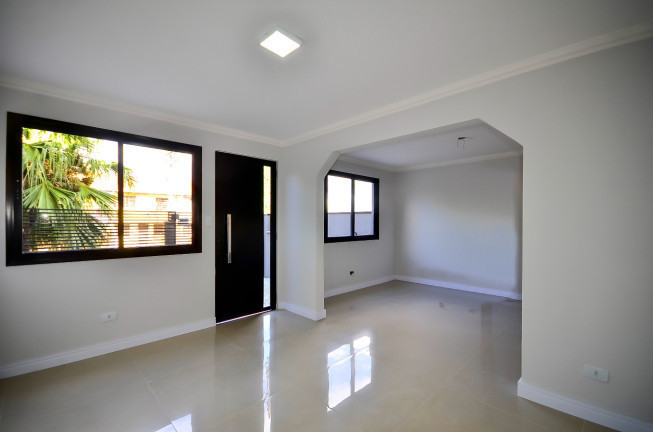 Imagem Sobrado com 3 Quartos à Venda, em Cajuru - Curitiba Imagem Sobrado com 3 Quartos à Venda, em Cajuru - Curitiba